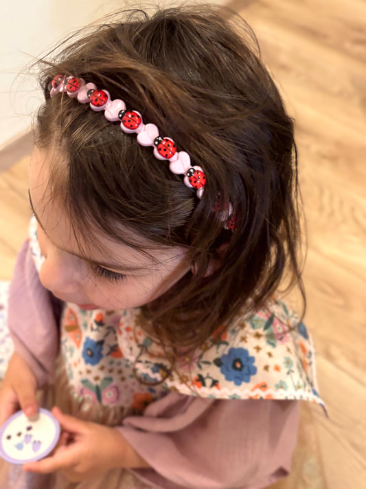 Hajpánt katica díszítéssel