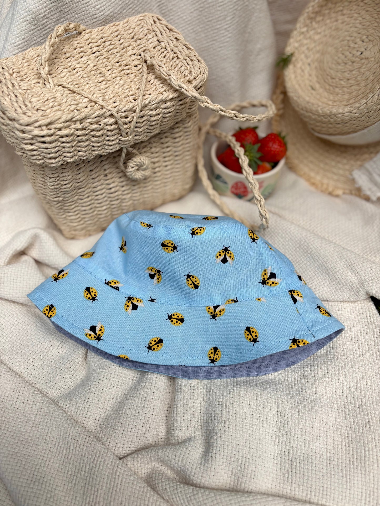 Kék kifordítható kalap