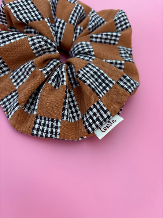 Kockás scrunchie