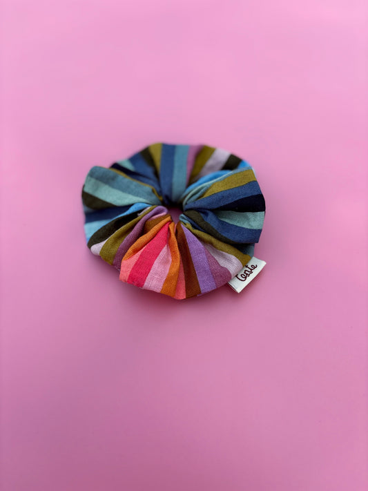Szivárványos scrunchie