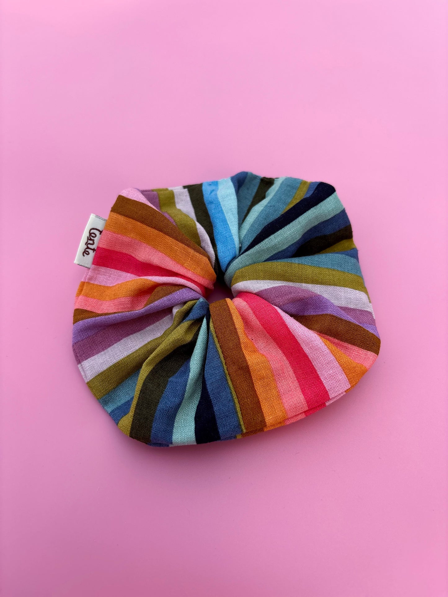 Szivárványos scrunchie