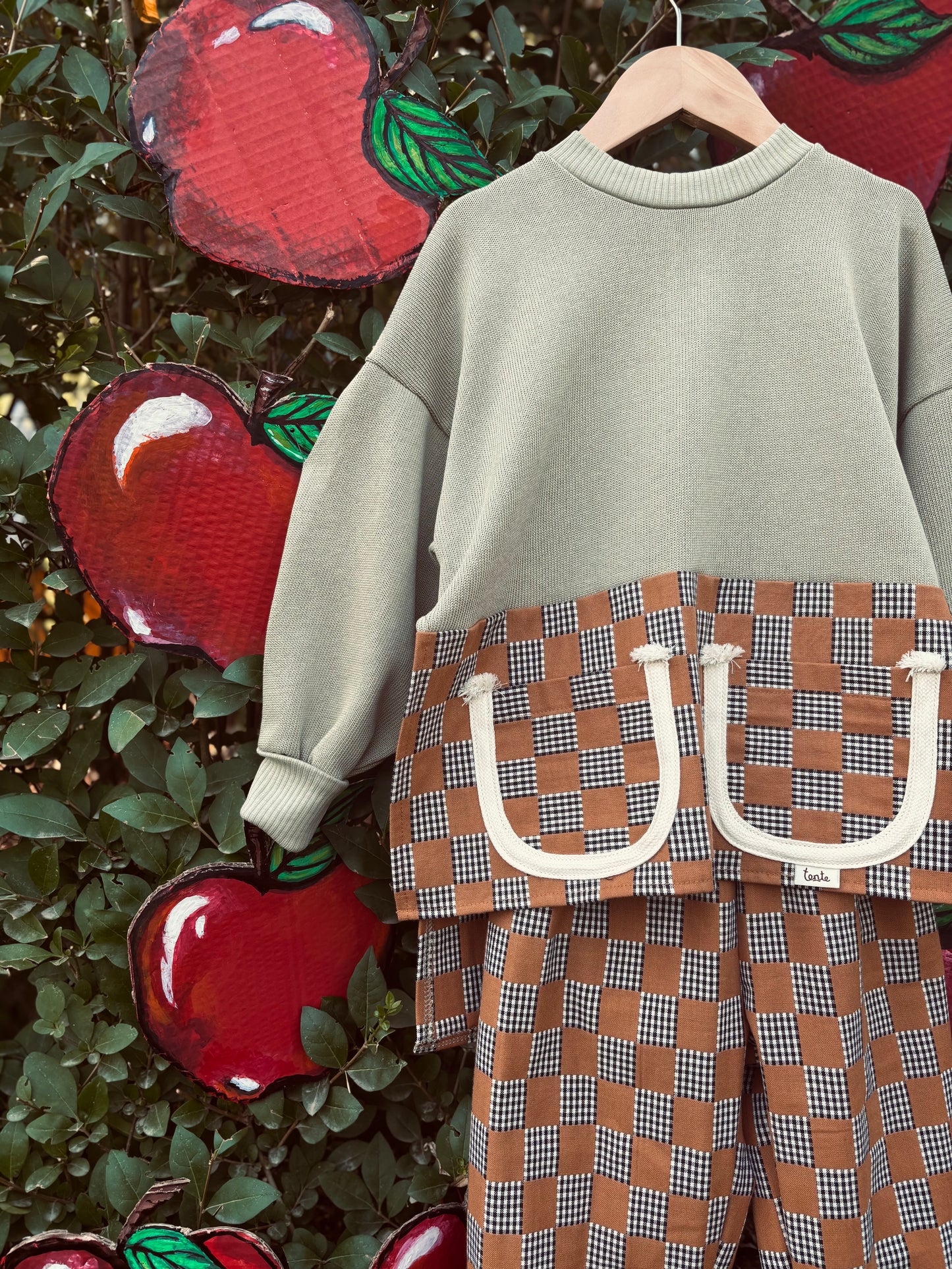 Lakeside Tale sweater