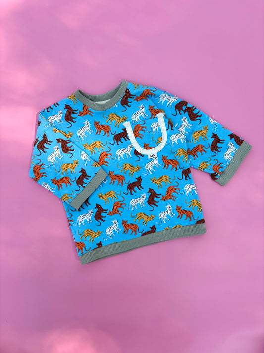 Csiribí cica felsője