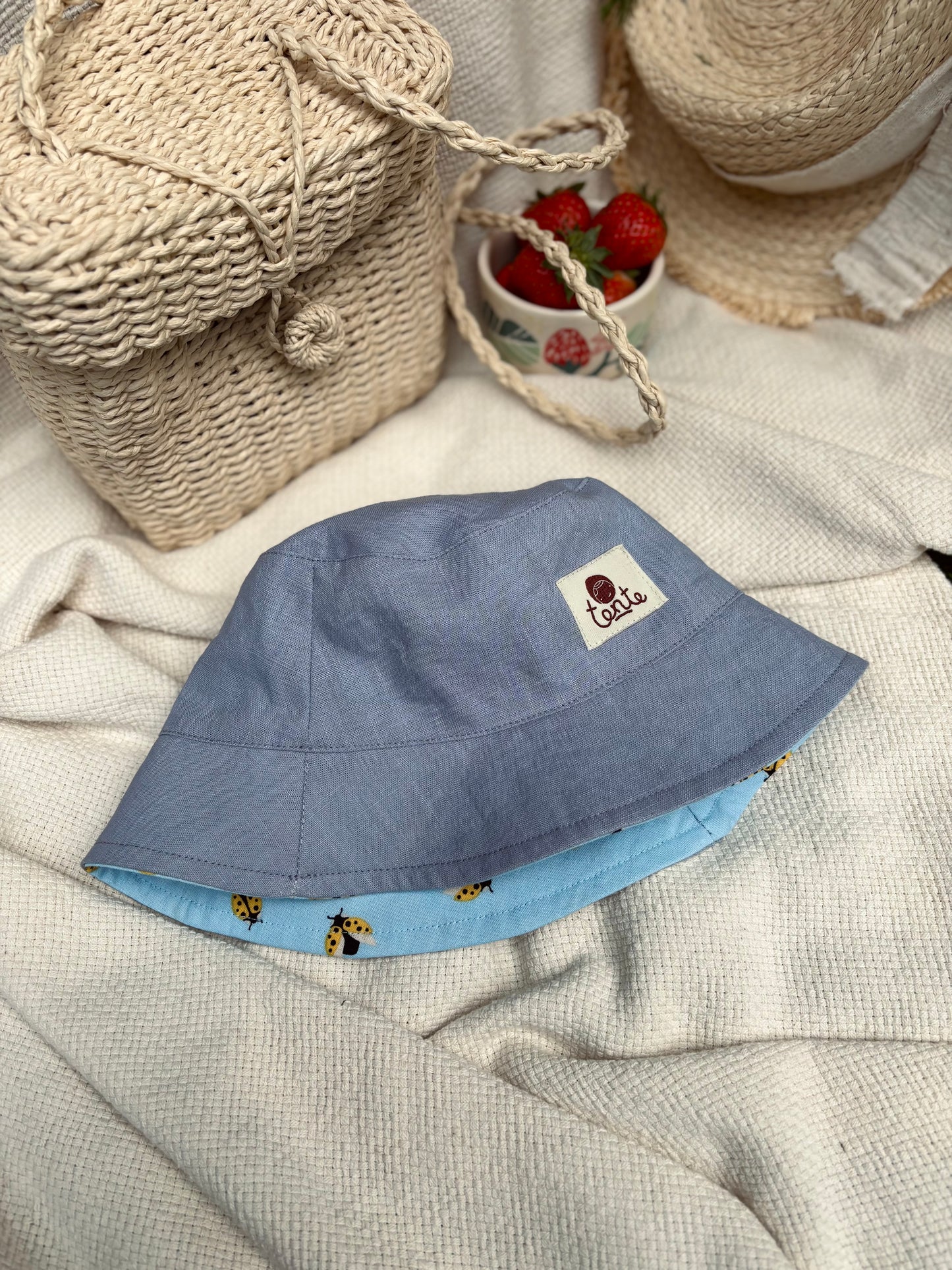 Kék kifordítható kalap