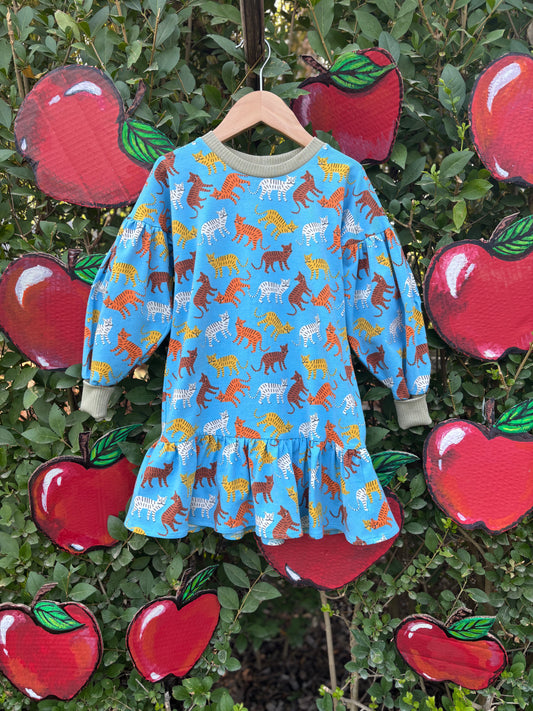 Csiribí cica ruhája