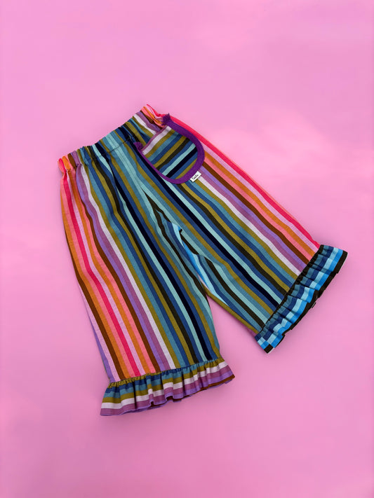 Szivárványból szőtt fodros nadrág