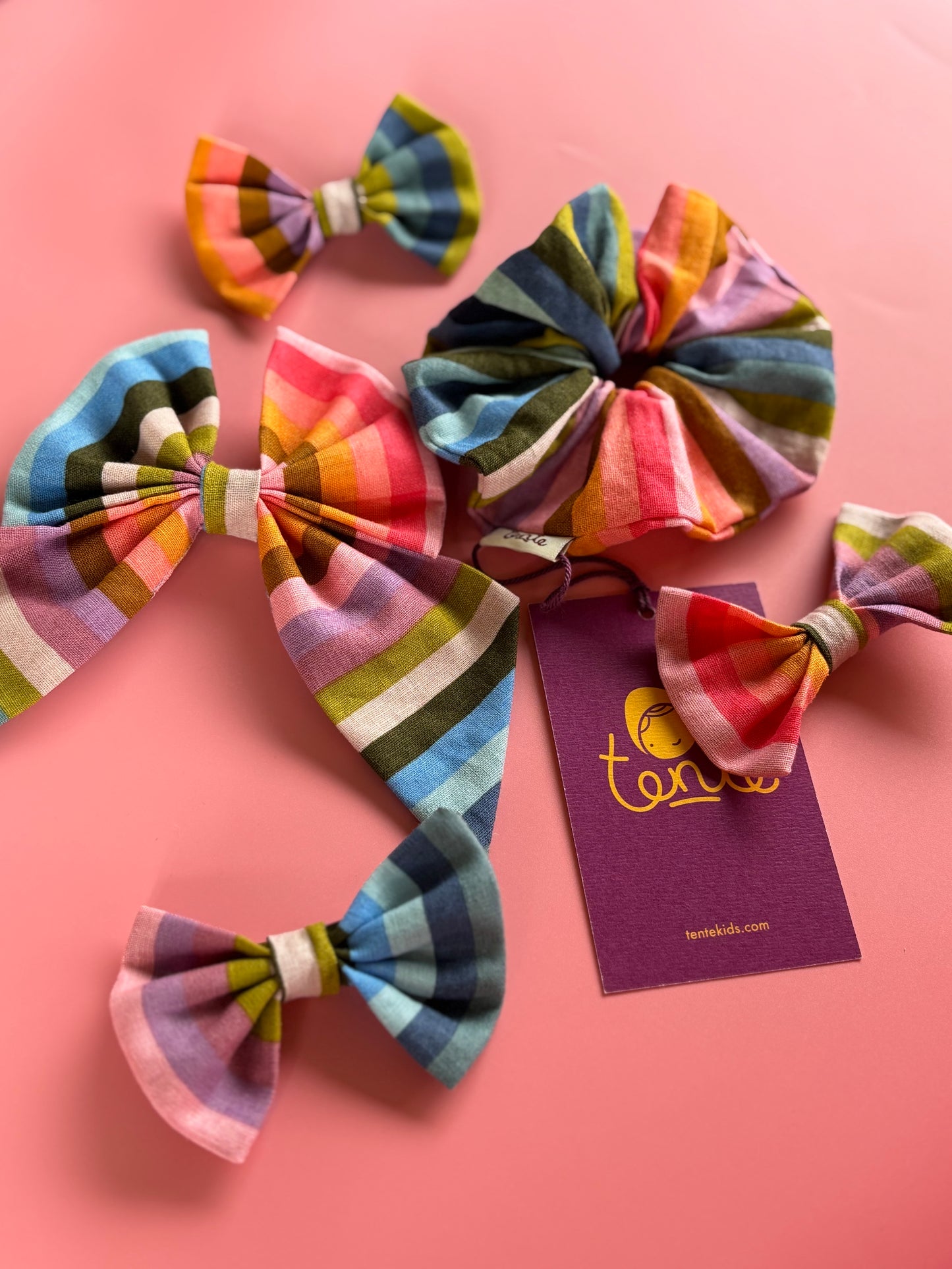 Szivárványos scrunchie