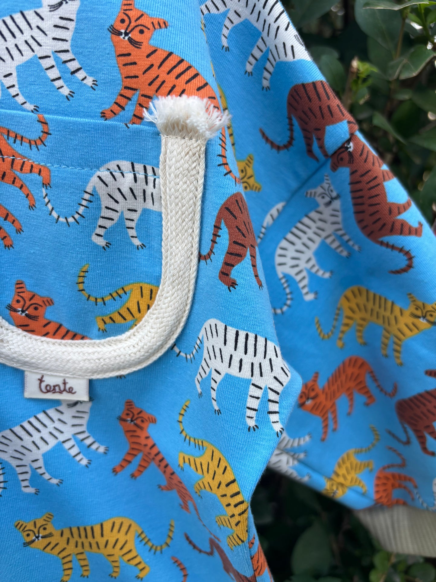 Csiribi cat's shirt
