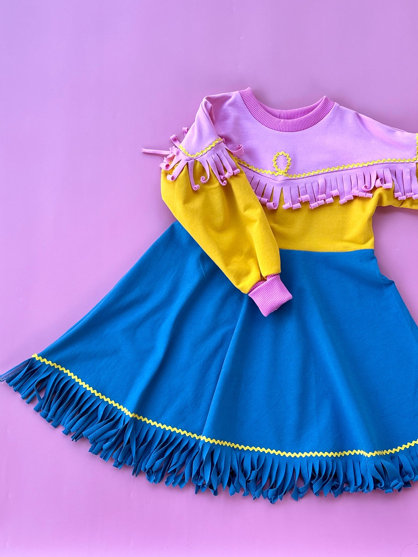 Vadnyugati mesék ruha