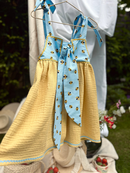 Napsugár katica ruha